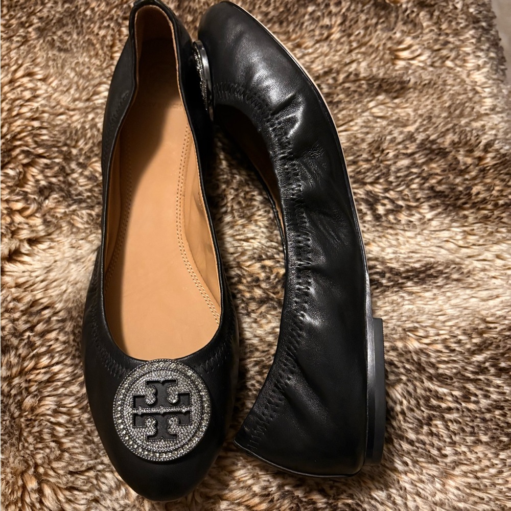 Tory Burch Black Leather Silver Logo Ballet Flats size 10.5 Crystal Medallions - Picture 3 of 6